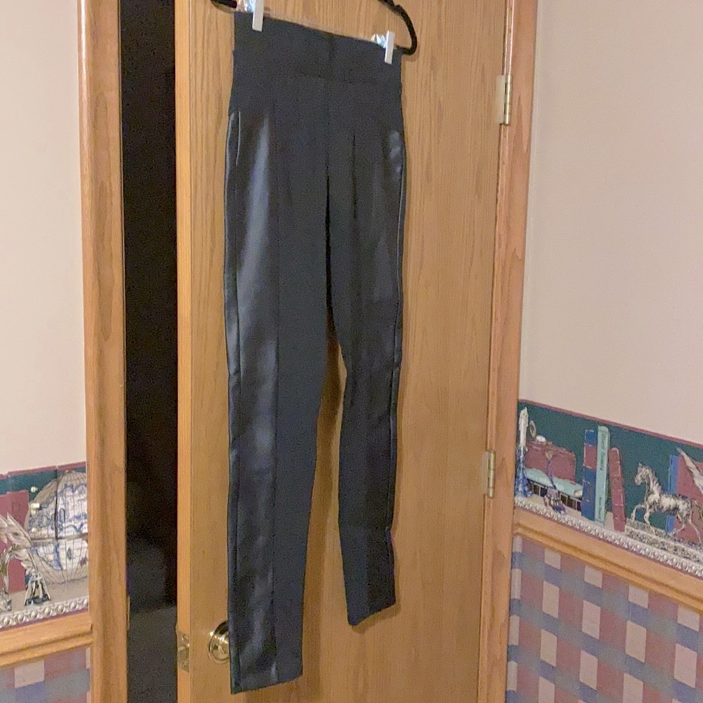 BCBG generation black leggings